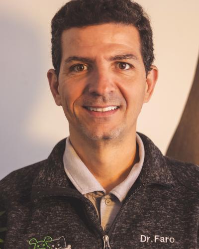 Dr. André Faro